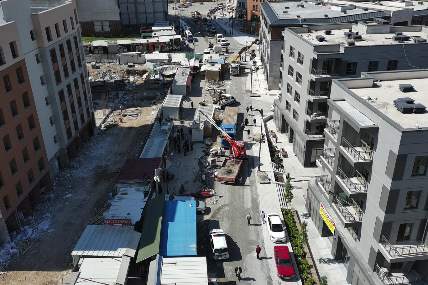 Malatya Akpınar'da konteynerler kaldırılıyor