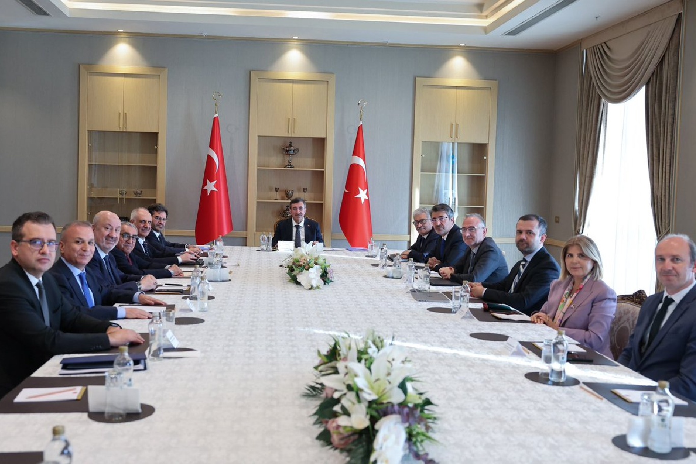 Cevdet Yılmaz, Ekonomi Politikaları Kurulu üyeleriyle bir araya geldi