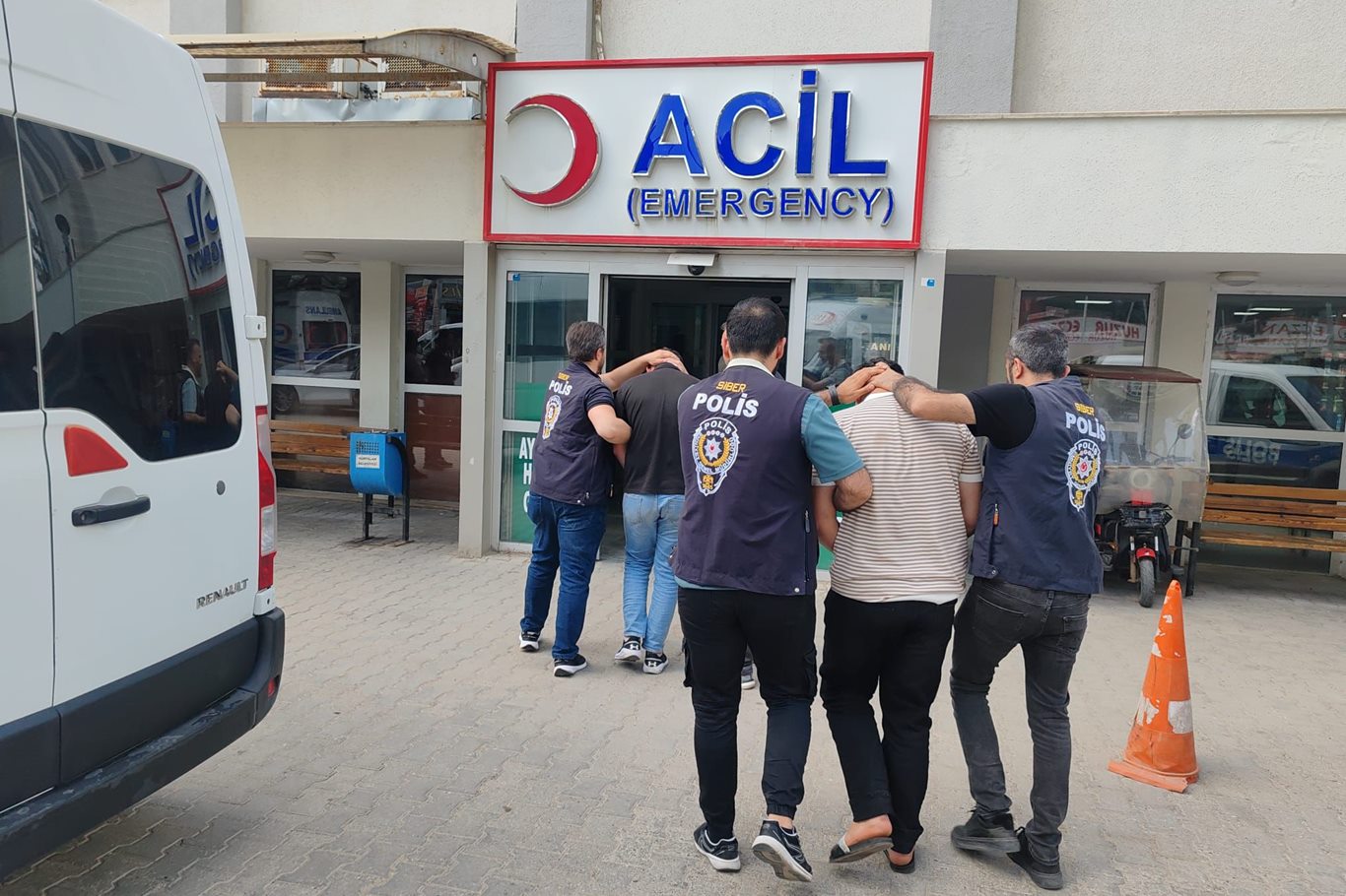 Siirt'te bahis suçundan elde edilen gelirlerin aklanmasına operasyon