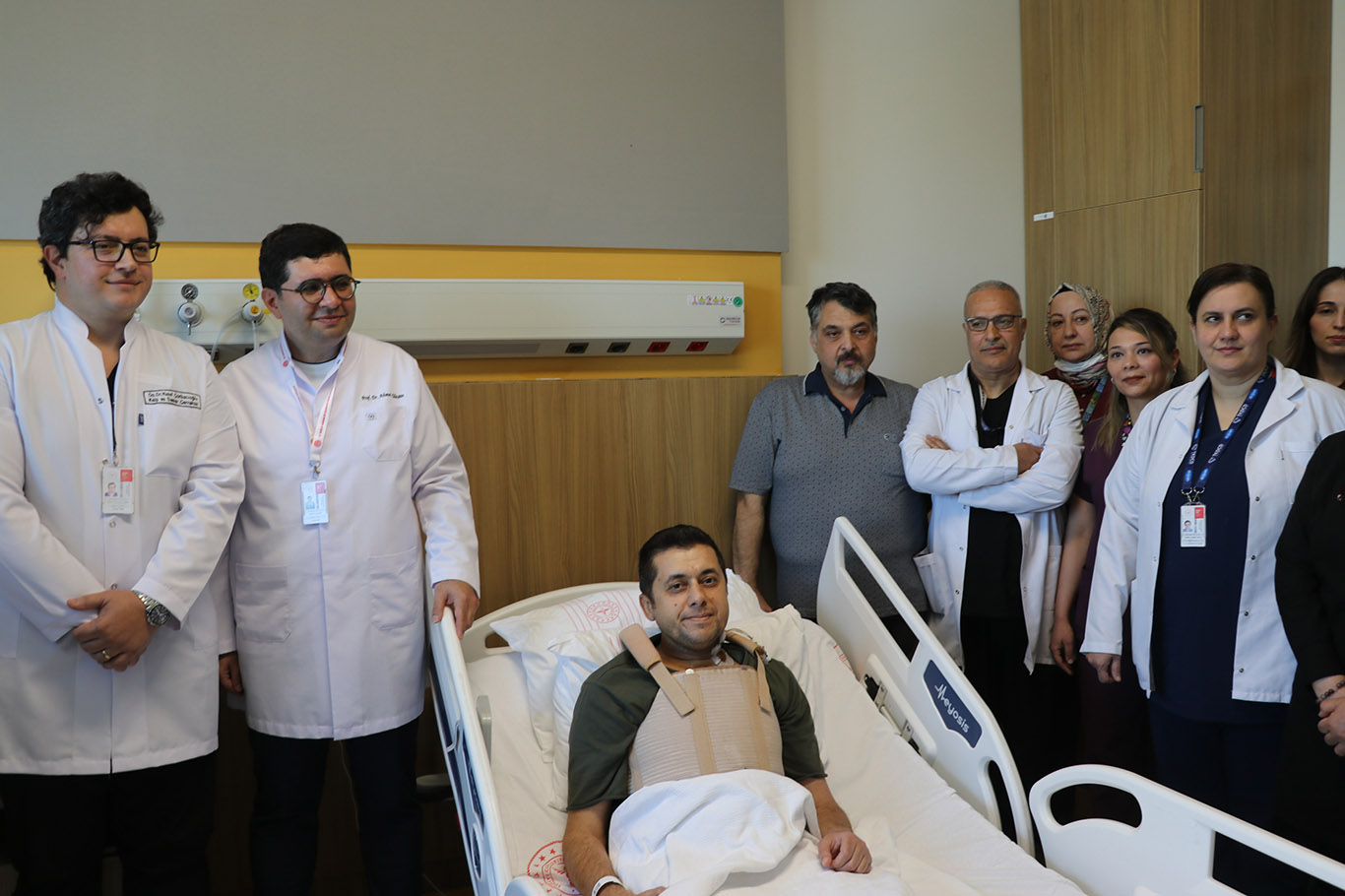 Aort damarları baştan sona yenilendi: 10 saat süren ameliyatla hayata tutundu
