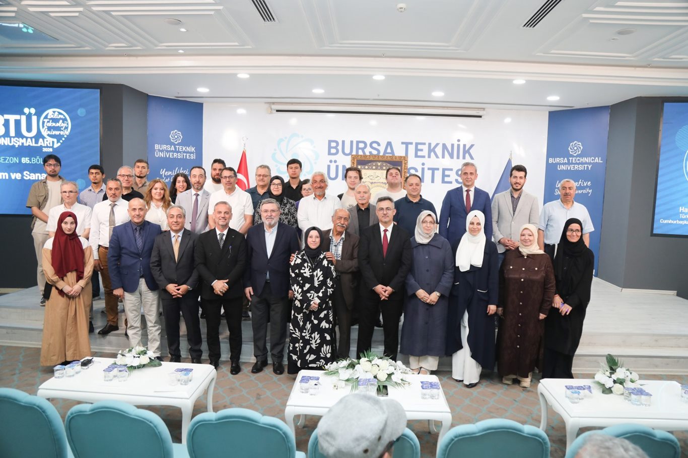 Hattat ve ebru sanatçısı Başar: İlimde ilerlemeyen sanatta da ilerleyemez
