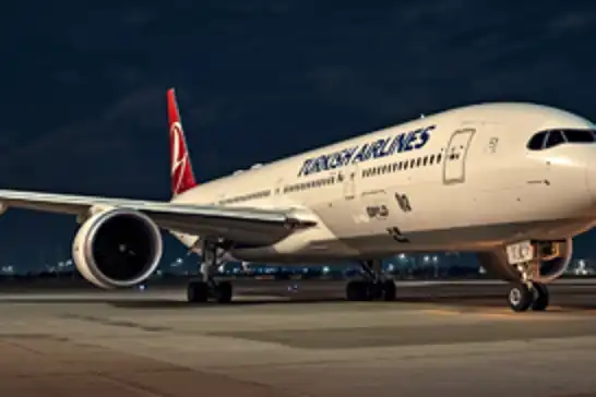 Antalya Havalimanı'nda THY uçağı radar direğine çarptı