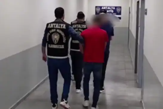 Antalya’da nitelikli dolandırıcılık operasyonu: 4 kişi tutuklandı