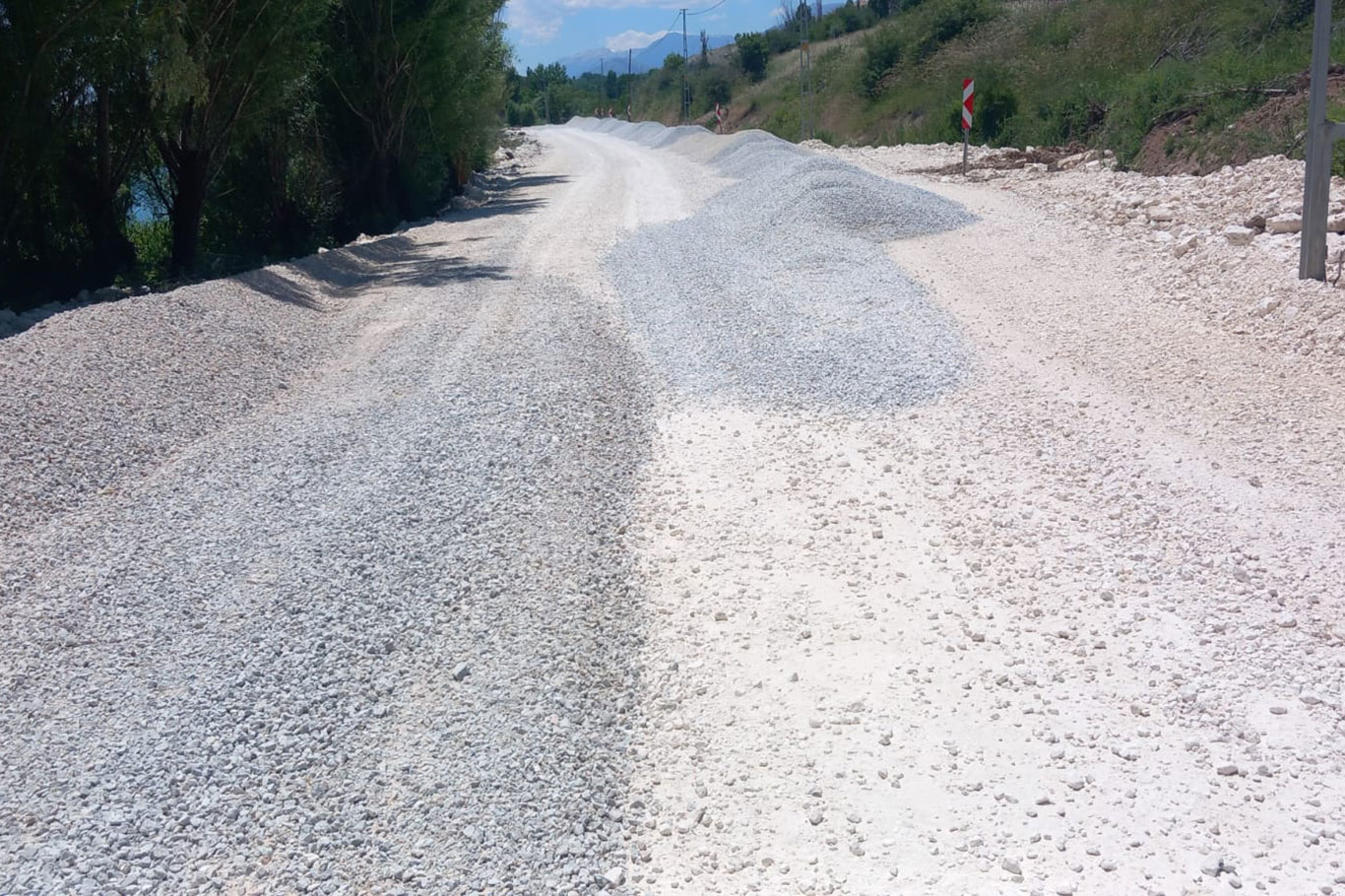Akçadağ'da yol yapım, bakım ve onarım çalışmaları