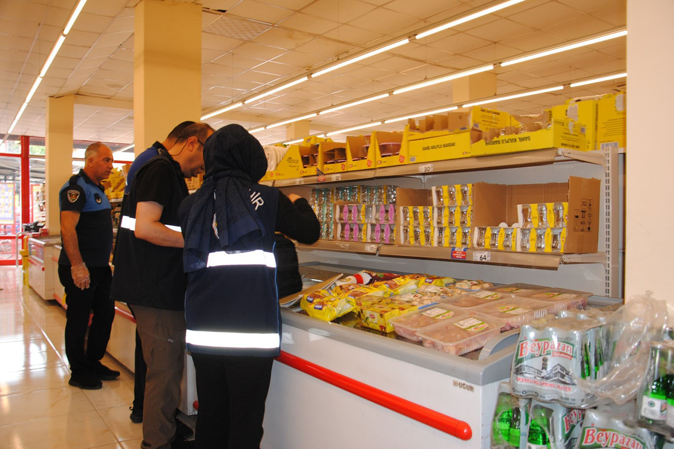 Şanlıurfa’da tarihi geçmiş ürünlere el konuldu