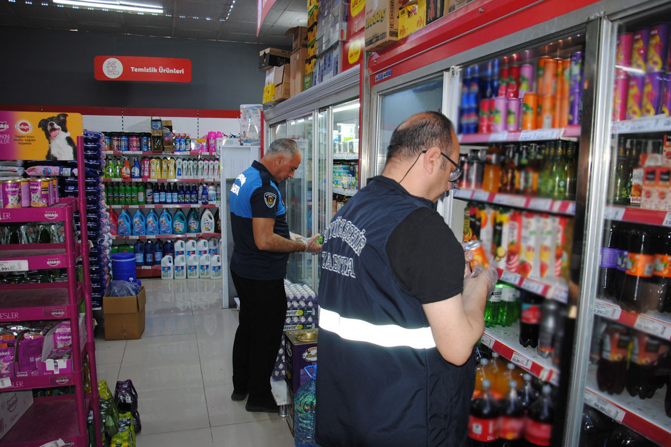 Şanlıurfa’da tarihi geçmiş ürünlere el konuldu