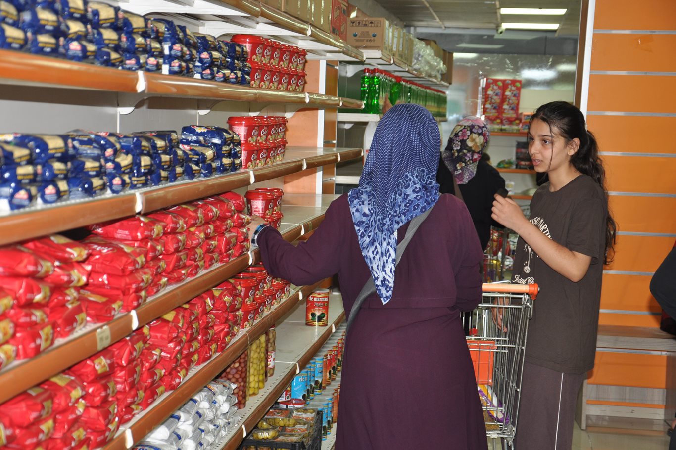 Bursa Umut Kervanı sosyal marketiyle yüzlerce ailenin ihtiyacını karşıladı