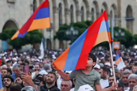 Ermenistan'da sular durulmuyor: Muhalefet seçimlerin iptali için mahkemeye başvurdu