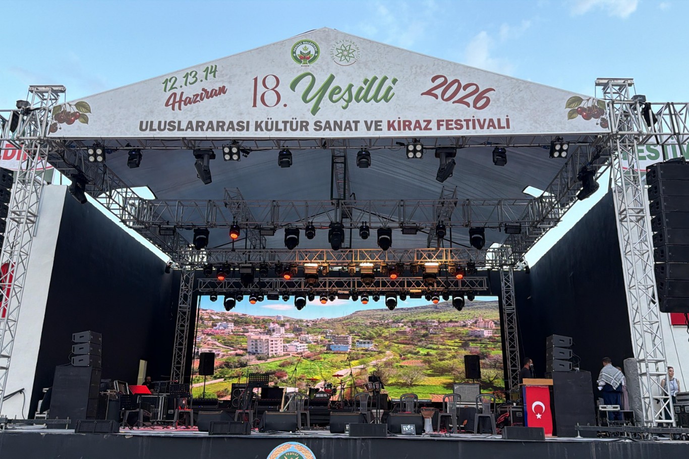 Yeşilli’de Kiraz Festivali, hizmet beklentileri ve tepkilere rağmen gerçekleştirildi