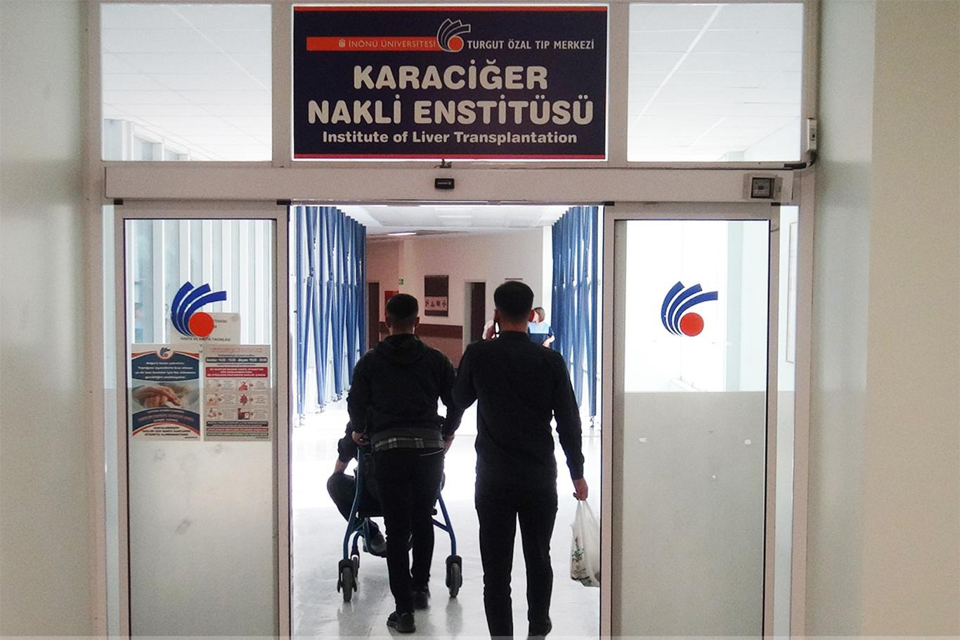 Malatya'da tıp tarihinde bir ilk: Dünyanın ilk sekizli çapraz karaciğer nakli gerçekleştirildi