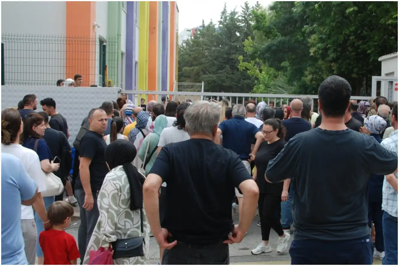İzmir'de LGS'nin ilk oturumu tamamlandı, ikinci oturum için bekleyiş sürüyor