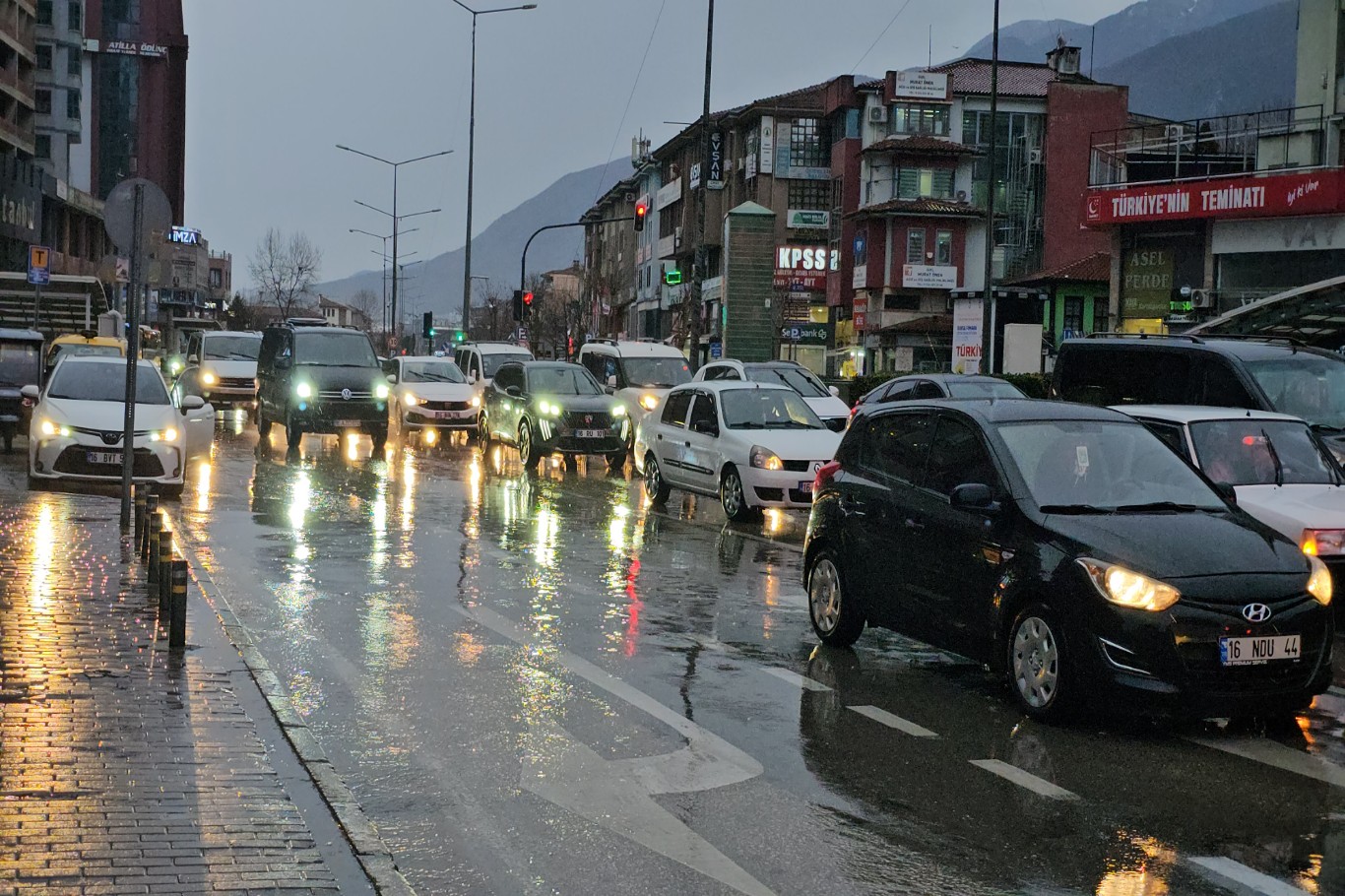Bursa Valiliği’nden kuvvetli sağanak uyarısı