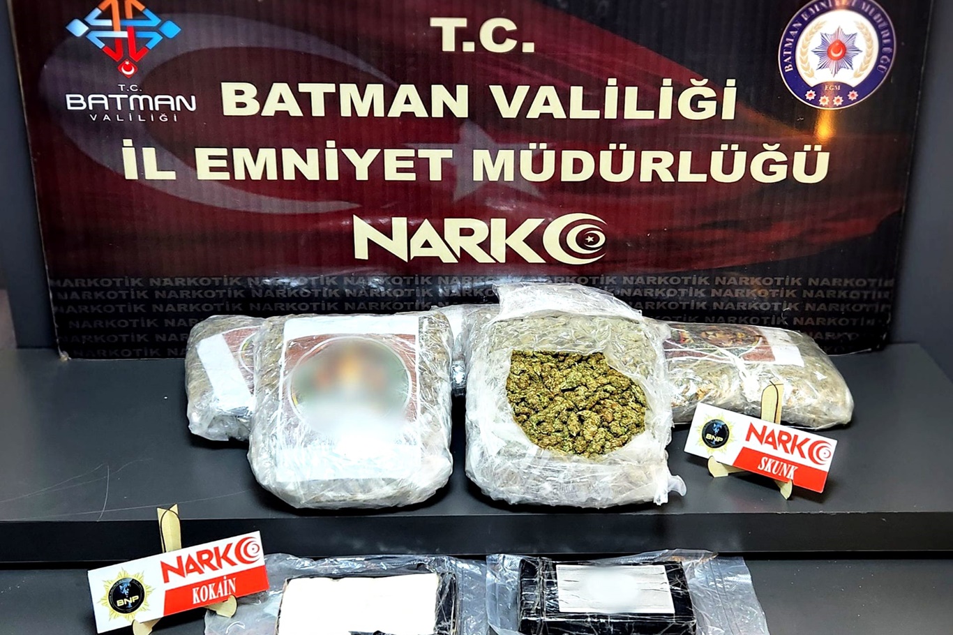 Batman'da tır dorsesinde 13 kiloyu aşan uyuşturucu ele geçirildi
