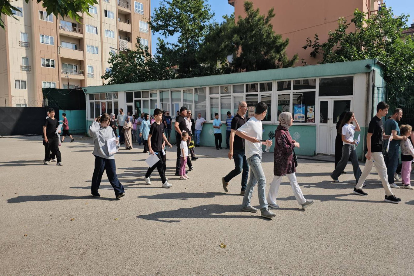 Gaziantep'te LGS heyecanı: Öğrenciler sınav sonrası değerlendirmelerini paylaştı