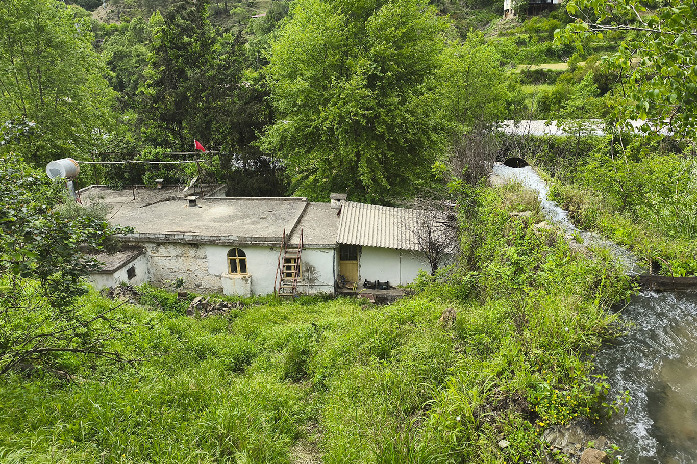 Toroslar'ın kar suyuyla dönen tarih: 200 yıllık değirmen zamana direniyor