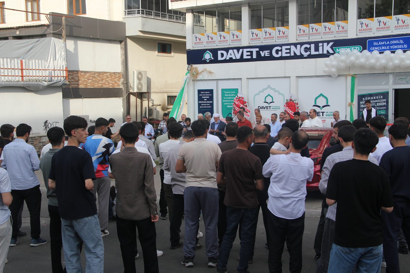 Davet ve Gençlik Hareketi Bingöl temsilciliği dualarla açıldı