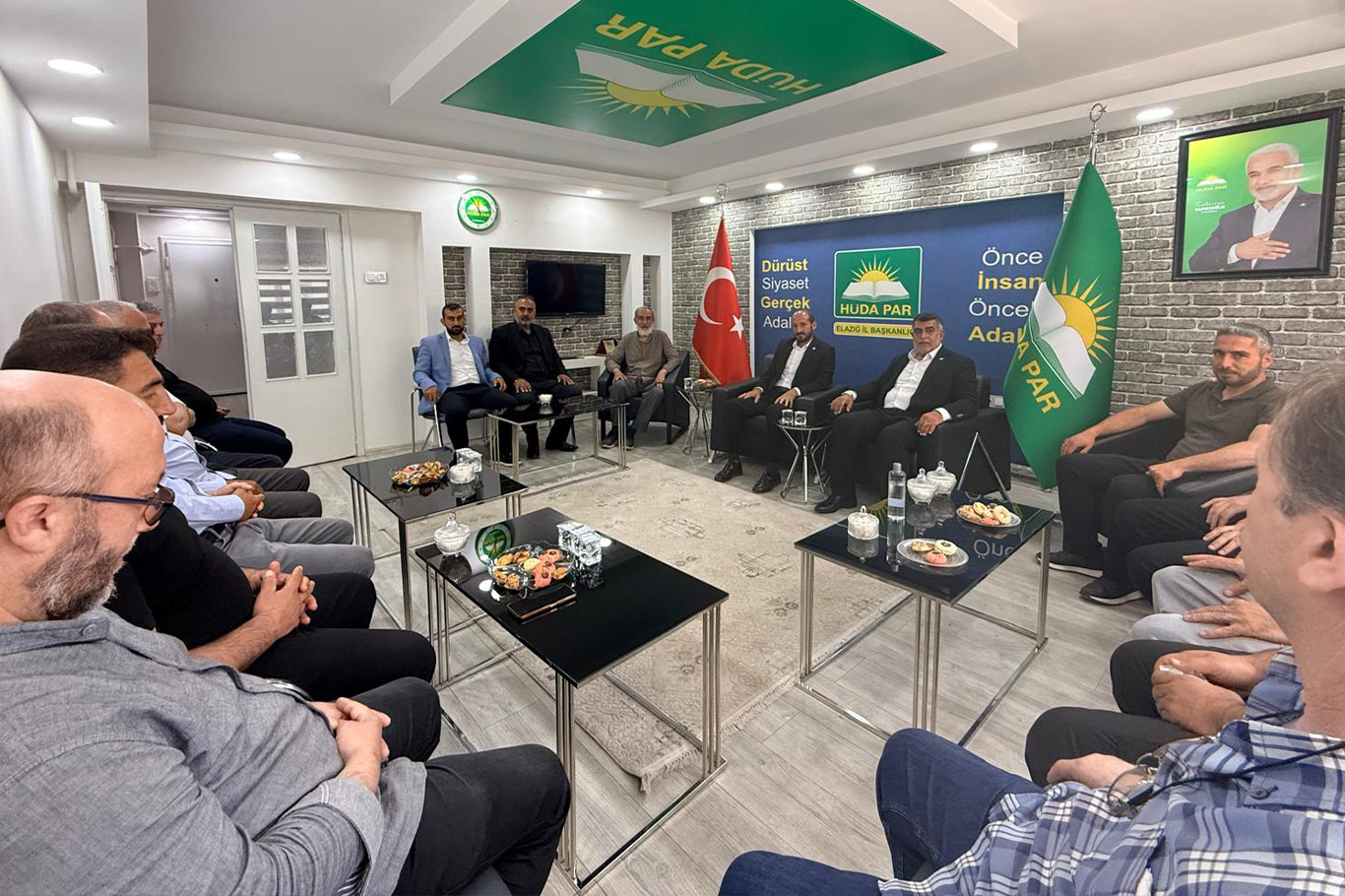 HÜDA PAR Elazığ Merkez İlçe Başkanlığına Hüseyin Kaya yeniden seçildi