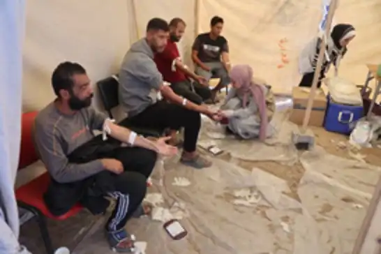 أزمة حادة تضرب بنوك الدم في غزة وسط تزايد أعداد المرضى والجرحى