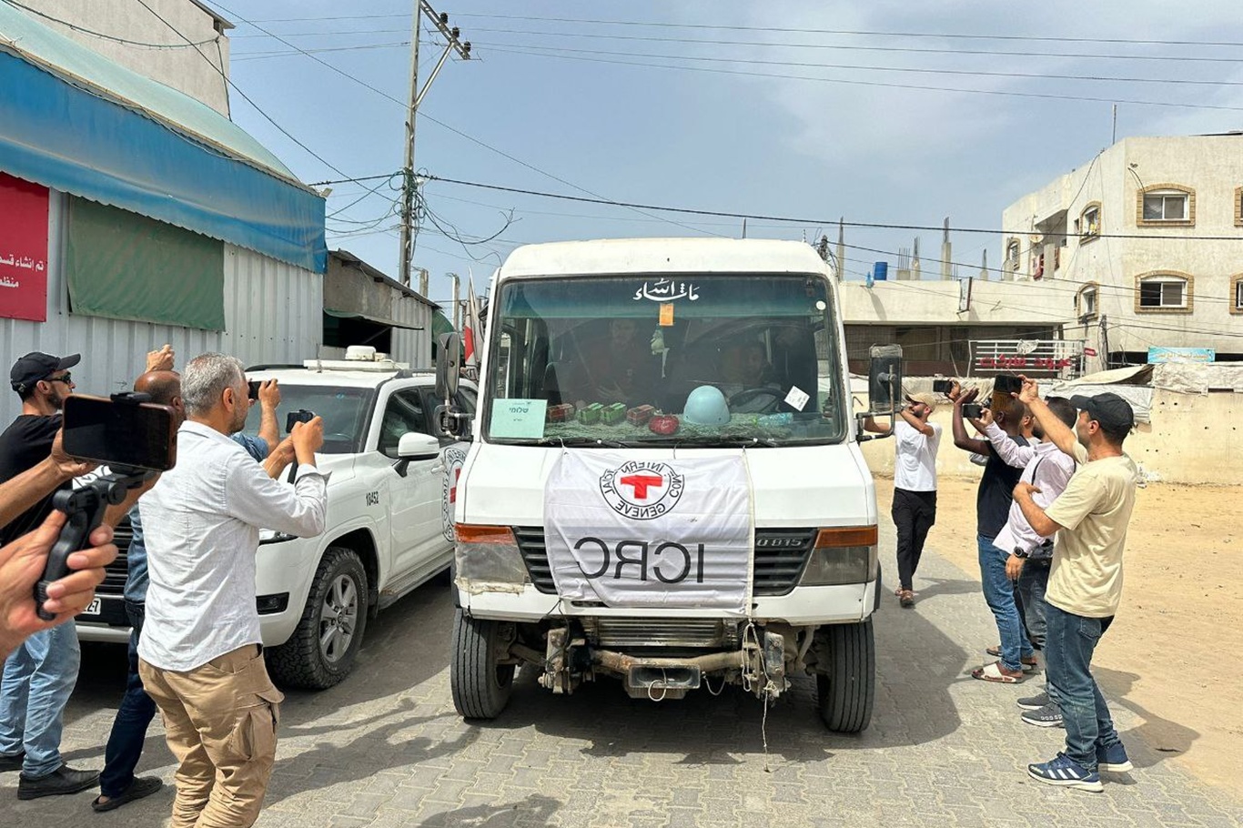 هێزەکانی داگیرکەر ١٥ ئەسیری غەززەیی ئازاد دەکەن