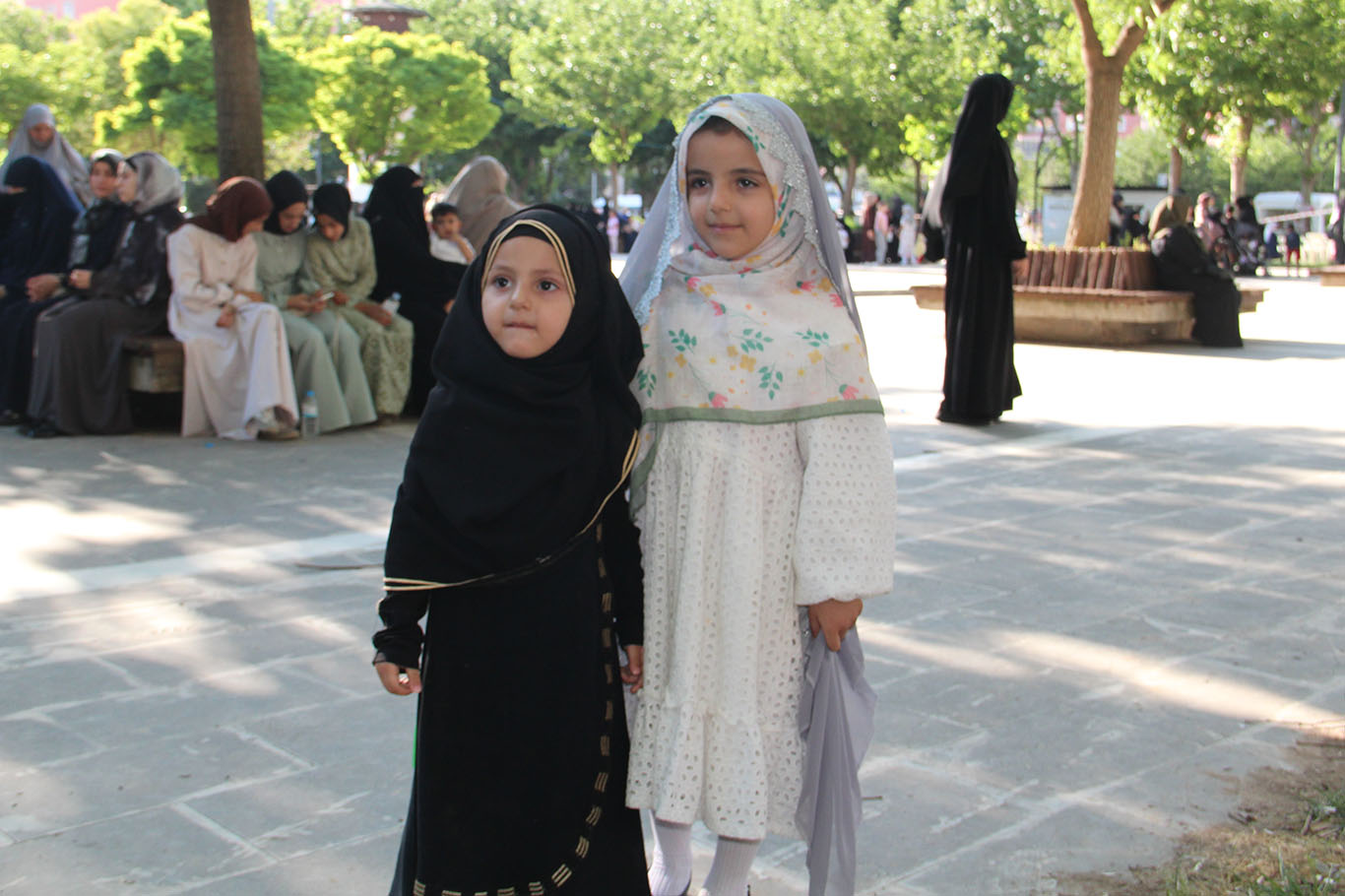 گردبوونەوەیەکی مانادار لە باتمان: سەدان کچی گەنج حیجابیان لەبەر کرد