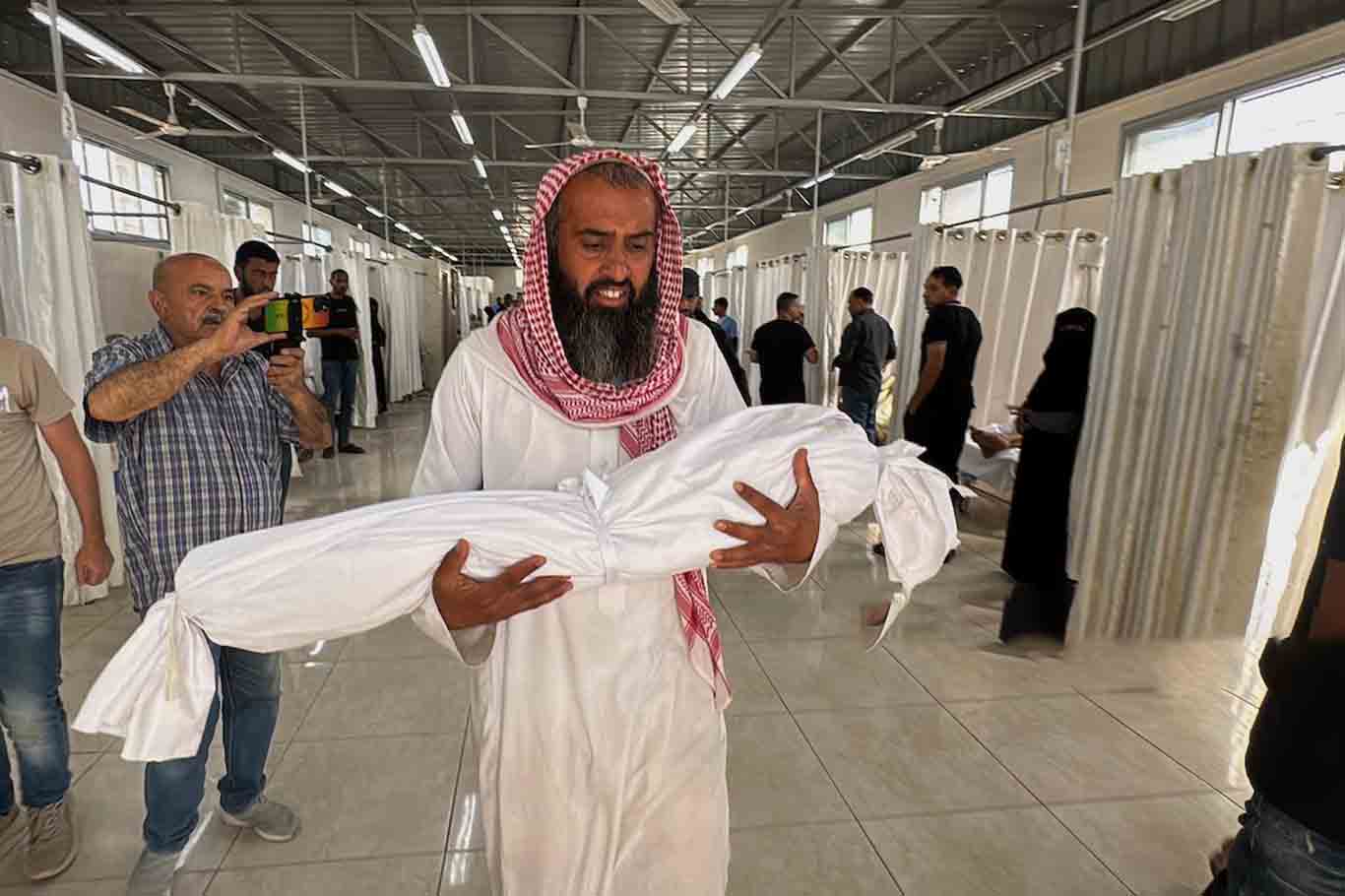 ژمارەی شەهیدەکان لە غەززە گەشتە ٧٣ هەزار و ٣ کەس