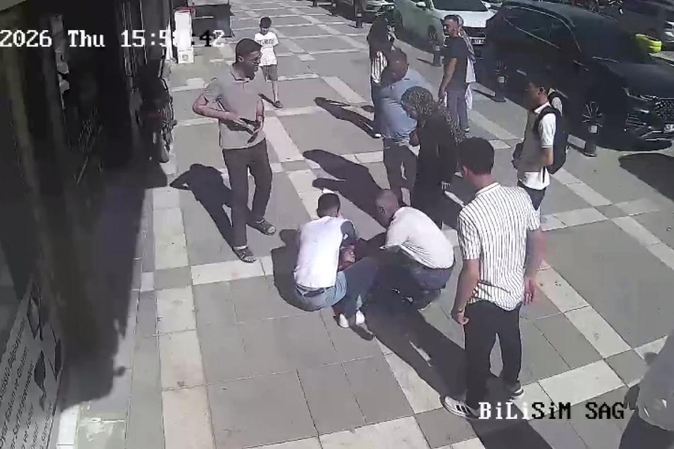 Şırnak'ta güvercinlerle ilgilenen kız çocuğu 2'nci kattan düştü: O anlar kamerada