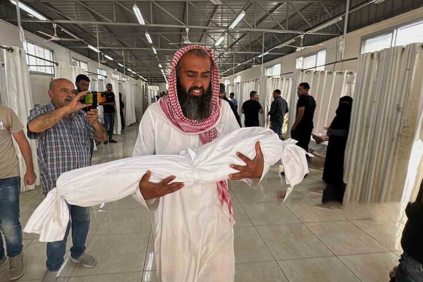 فرنسا تغلق أجنحة شركات الأسلحة الصهيونية في معرض يوروساتوري