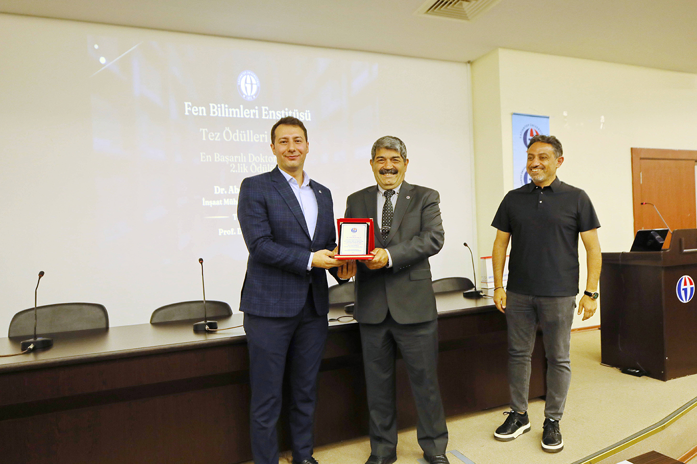 GAÜN'de en iyi doktora tezleri ödüllendirildi