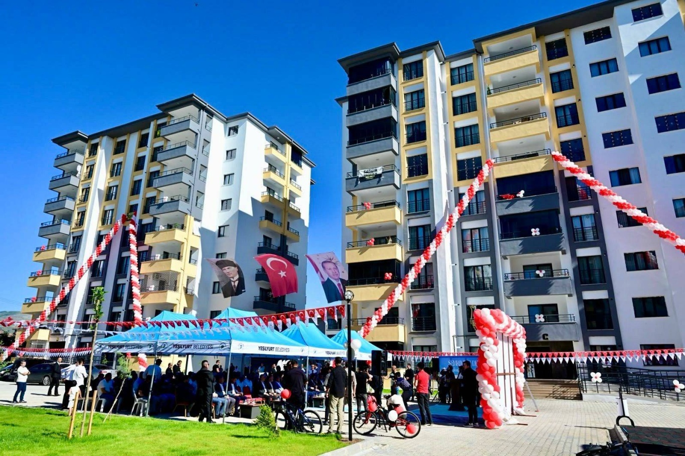 Yeşilyurt'ta "Yeşil Yaşam Evleri" hak sahiplerine teslim edildi