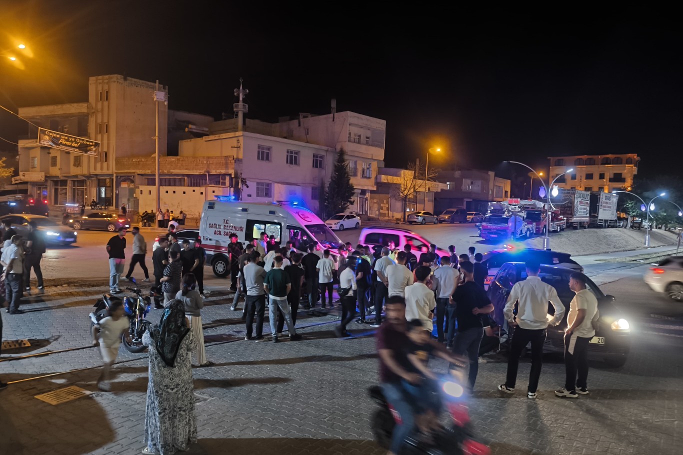 Mardin’de otomobil  ile motosiklete çarpıştı: 2 ağır yaralı 