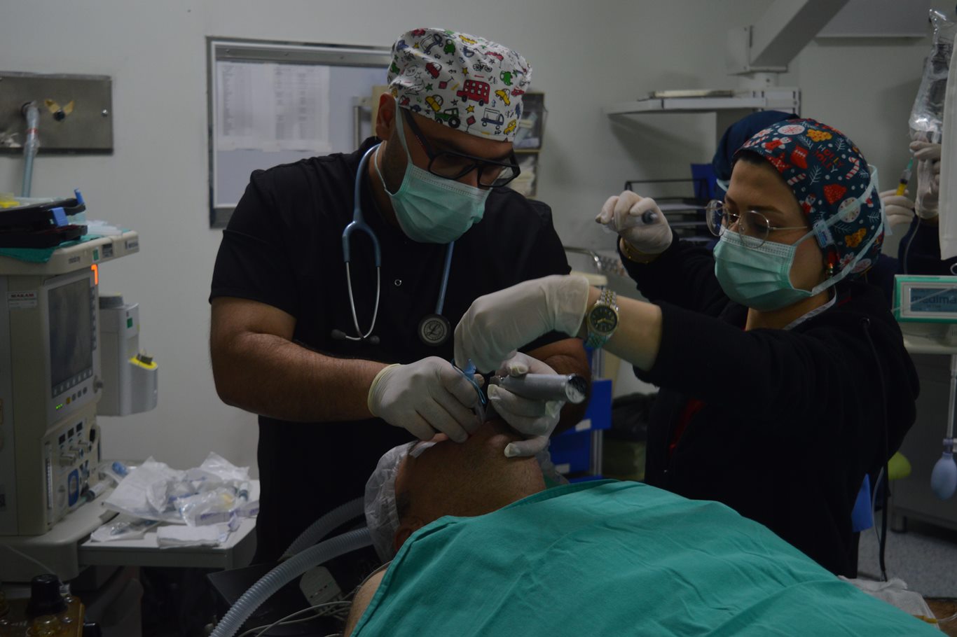 Türkiye’de sayılı merkezde uygulanan östaki tüp plastiği ameliyatı Siirt’te hastalara umut oluyor