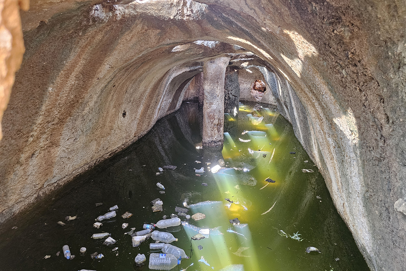 İdil'de kaderine terk edilen tarihi sarnıç turizme kazandırılmayı bekliyor
