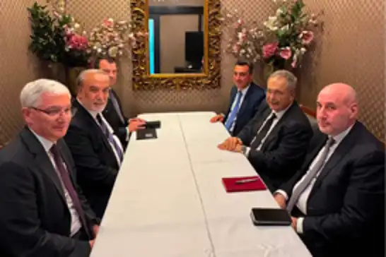 تركيا ولبنان تبحثان العلاقات الثنائية والتطورات الإقليمية