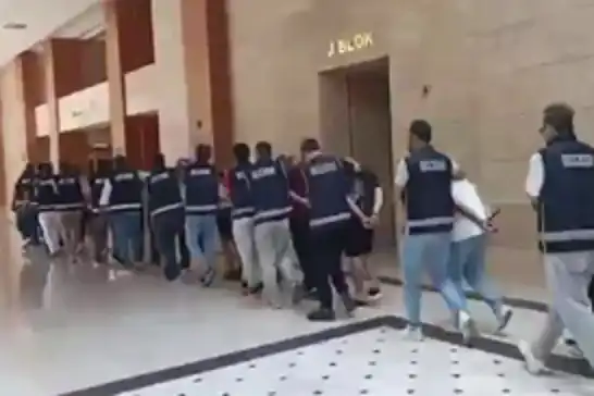 Antalya’da silahlı suç örgütüne operasyon: 33 kişi tutuklandı