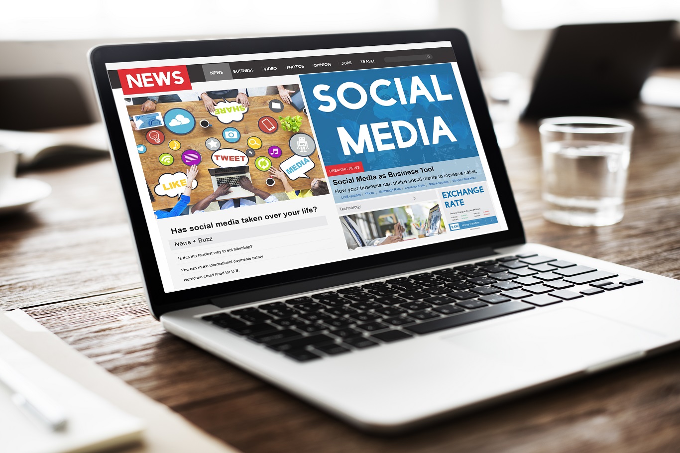 Social media overtakes traditional media as world's leading news source, Oxford study finds