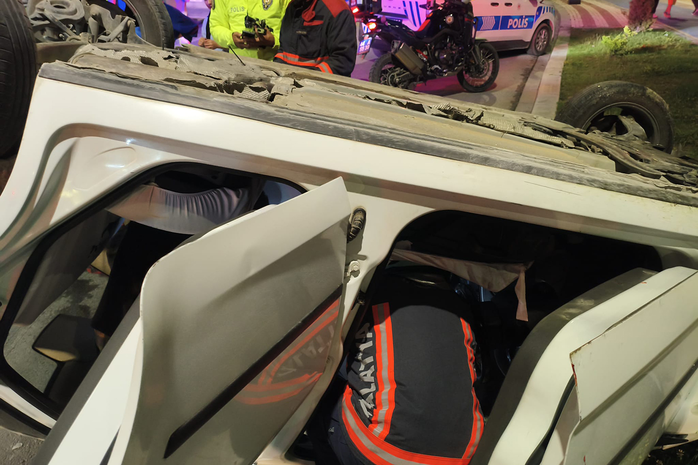 Malatya'da otomobil ters döndü: 2 yaralı