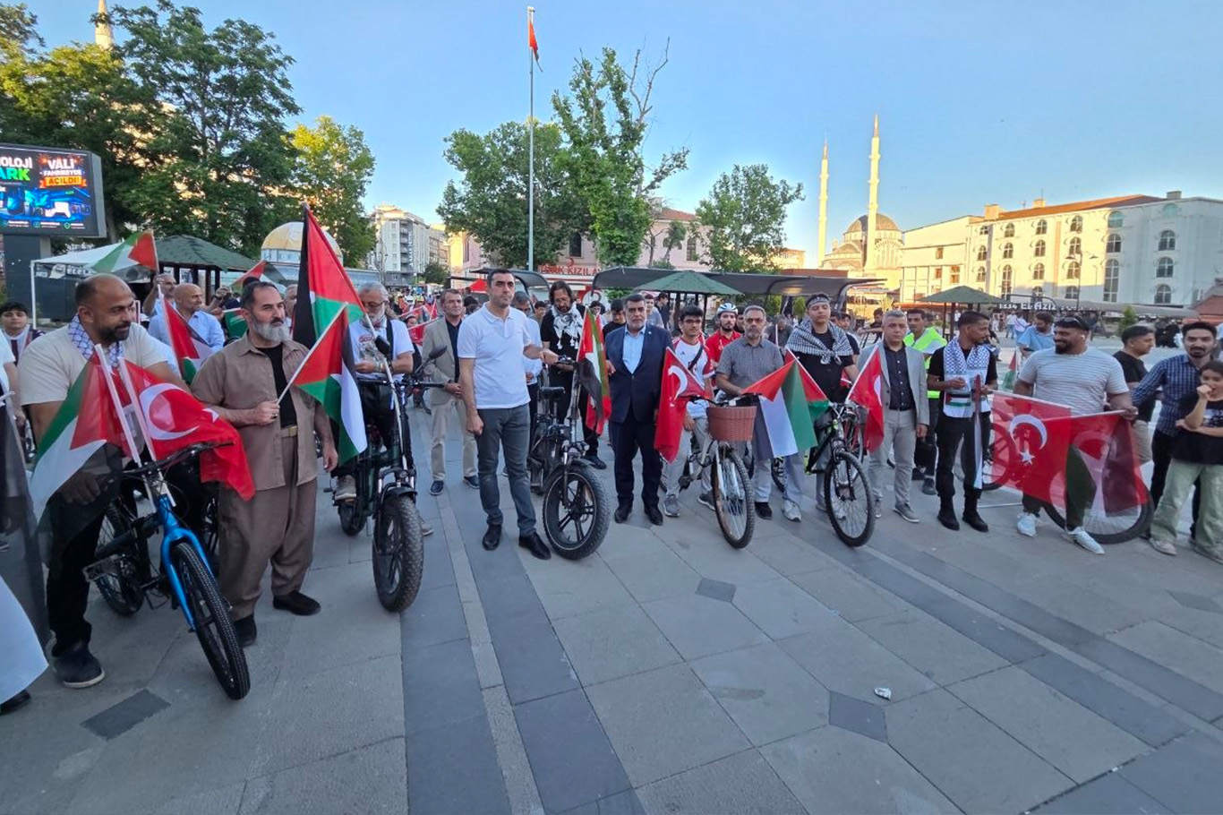 Elazığlılar Gazze için pedal çevirdi