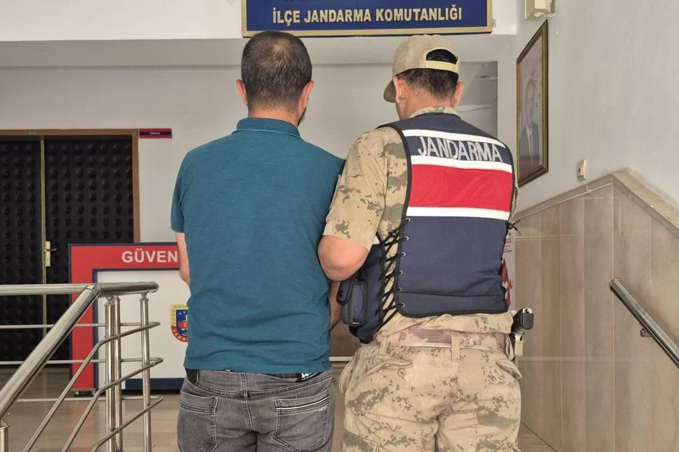 Şanlıurfa’da kesinleşmiş hapis cezası bulunan 2 hükümlü yakalandı