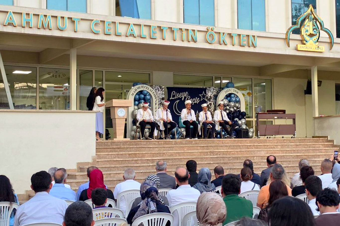 Antalya'da İmam Hatip öğrencilerinin mezuniyet heyecanı yaşandı