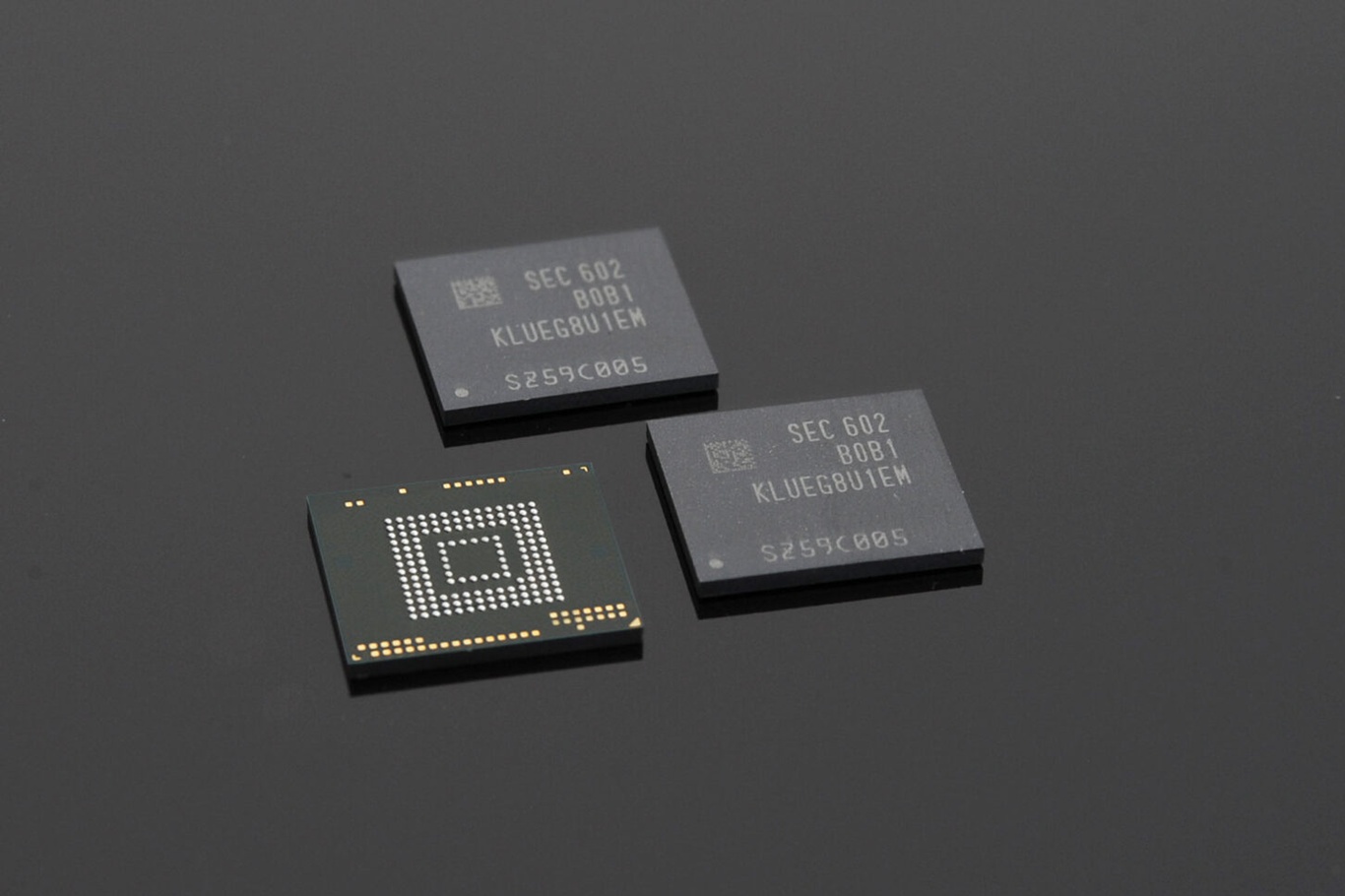 Apple signals price hikes as AI-driven memory chip costs soar