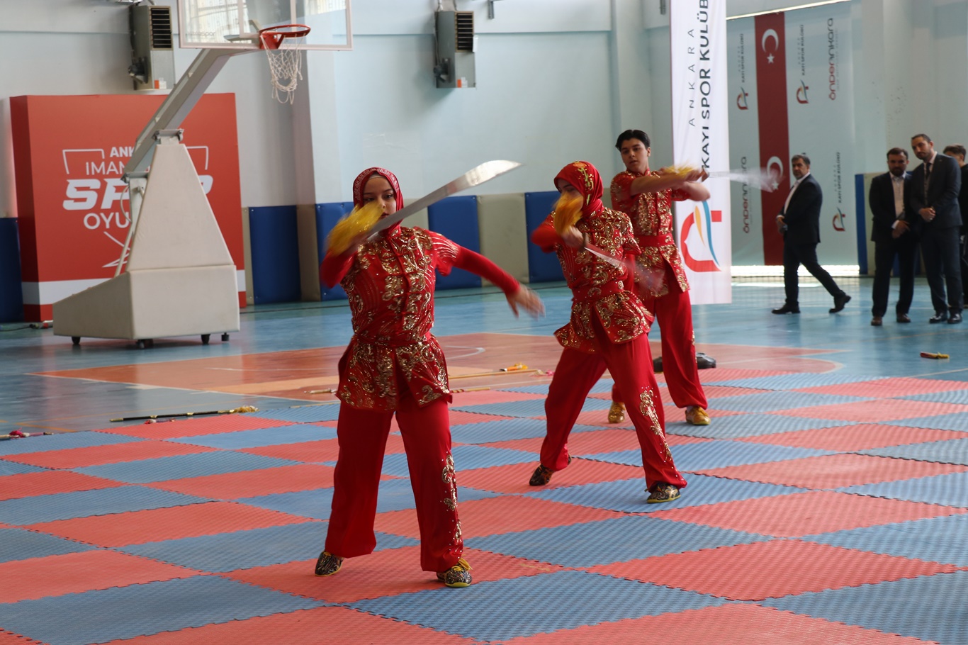 Ankara 2. İmam Hatip Spor Oyunları'nda dereceye giren öğrencilere ödülleri verildi
