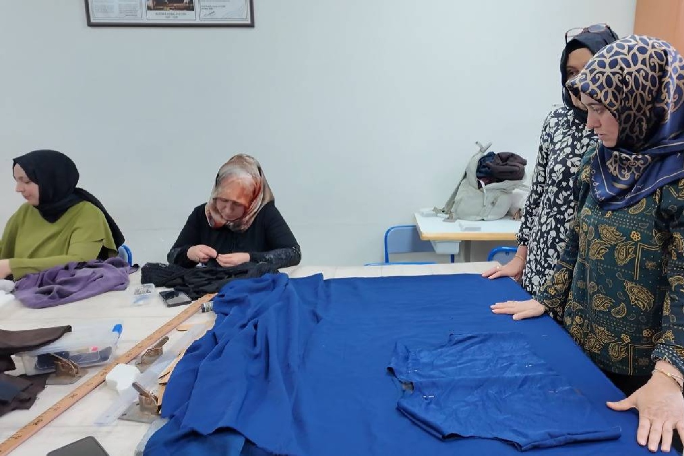 Malatya'da hazır giyim kursu kadınlara meslek kazandırıyor