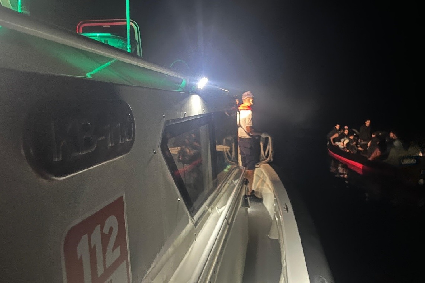 Muğla açıklarında 32 düzensiz göçmen kurtarıldı