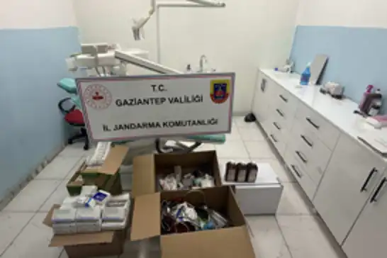 Gaziantep'te ruhsatsız diş kliniğine baskın