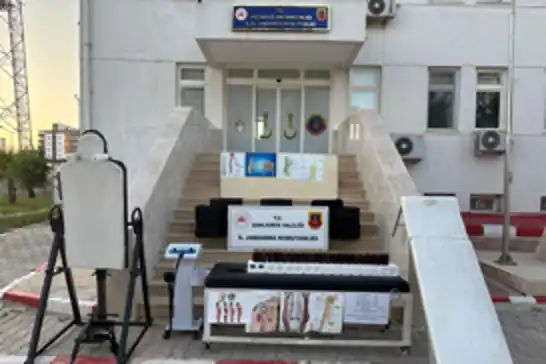 Ruhsatsız sağlık hizmeti verdiği belirlenen adrese operasyon