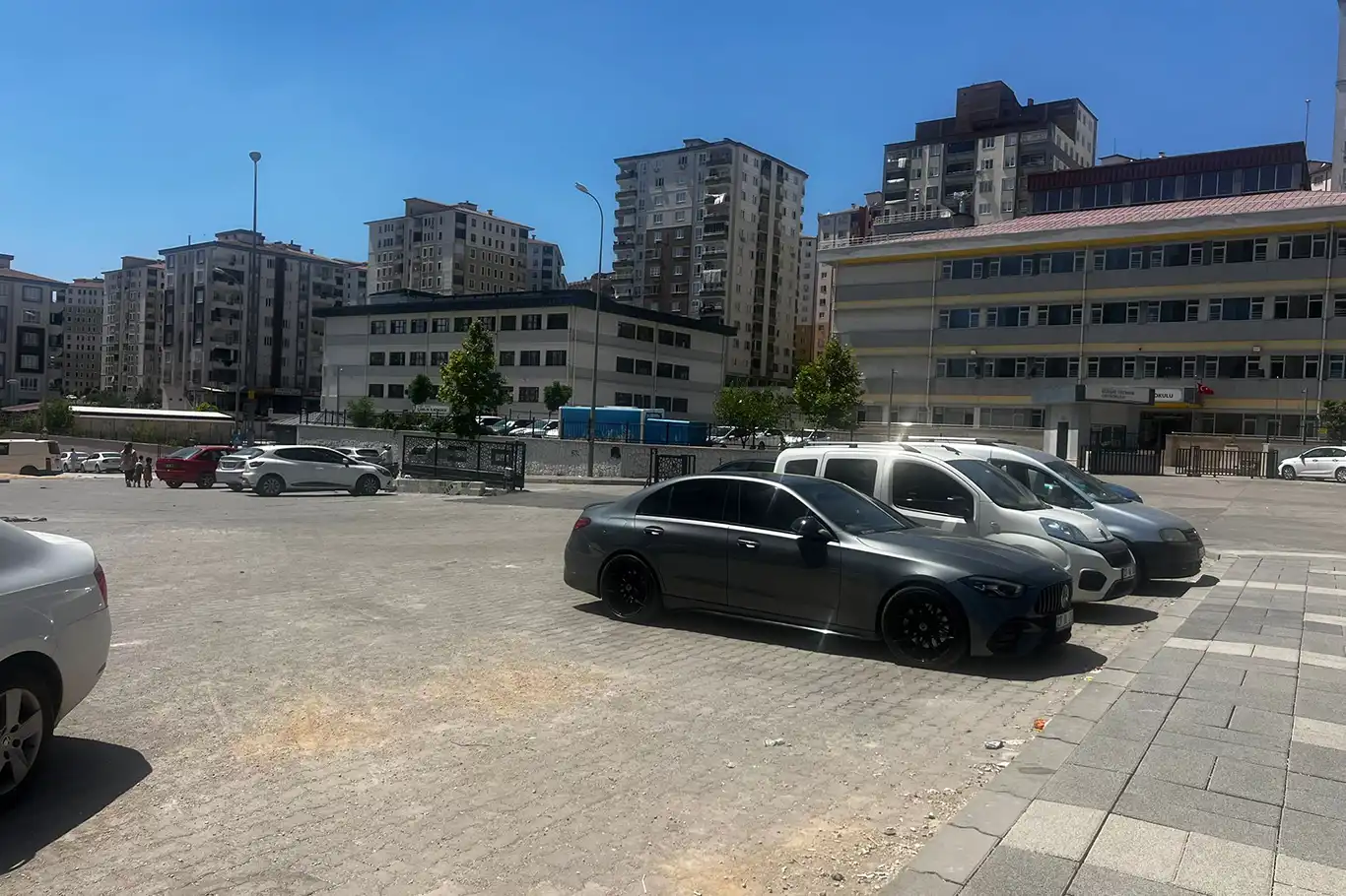 Gaziantep esnafından tel örgü tepkisi: Mağduriyetimizin giderilmesini istiyoruz