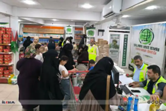 وقف قافلة الأمل في شانلي أورفا يواصل دعم مئات الأسر عبر السوق الاجتماعي