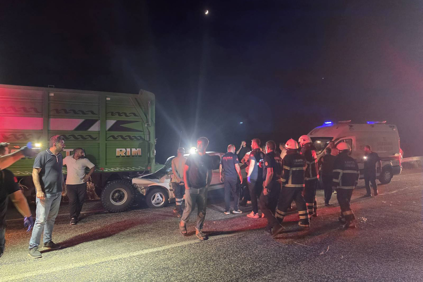 Adıyaman-Samsat yolunda feci kaza: 1 ölü, 1 yaralı