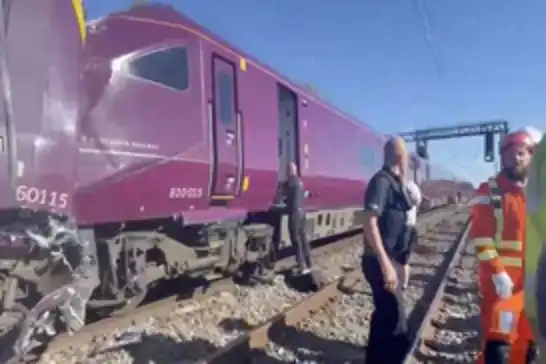 İngiltere'de tren kazası: Bir ölü, 89 yaralı