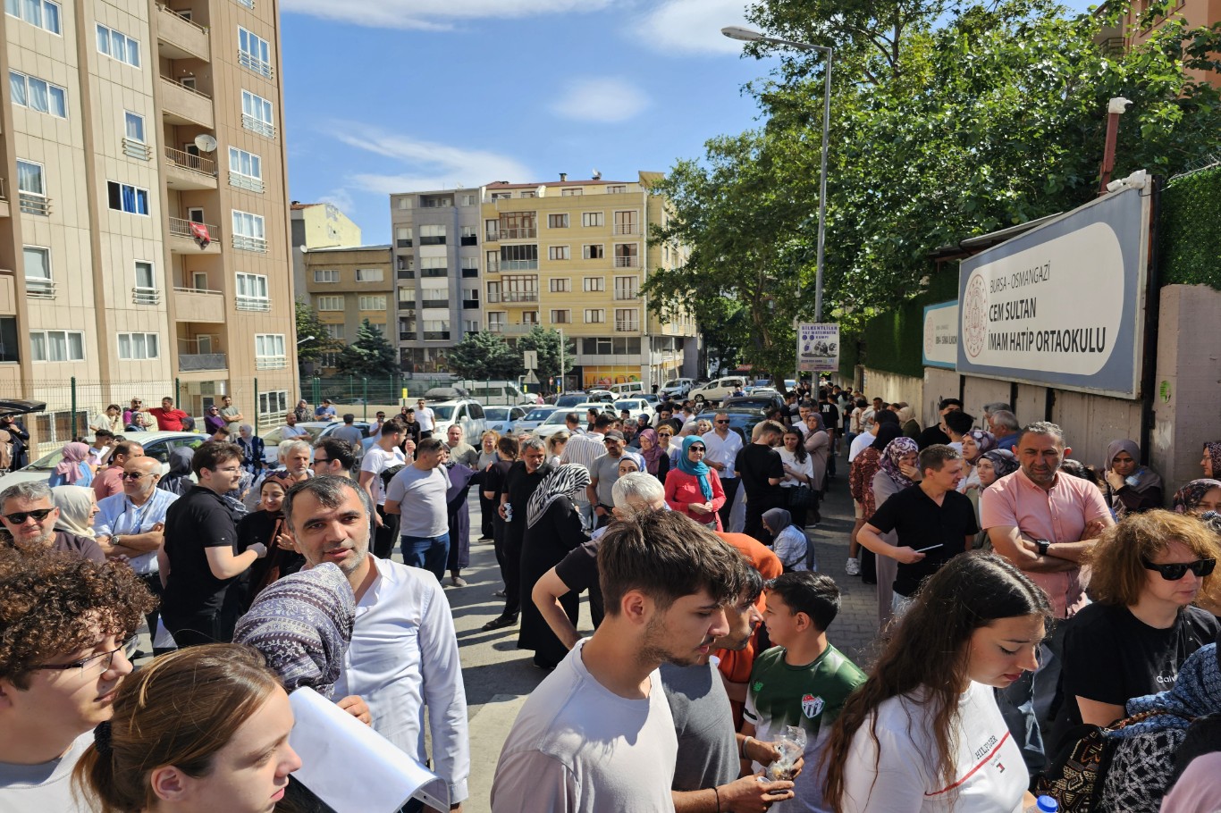 Bursa’da YKS’nin ilk oturumu başladı
